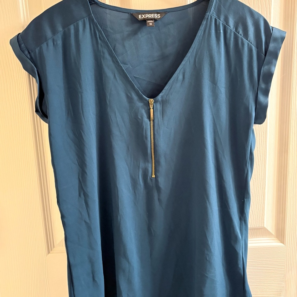 Blouse bundle! - Picture 2 of 7